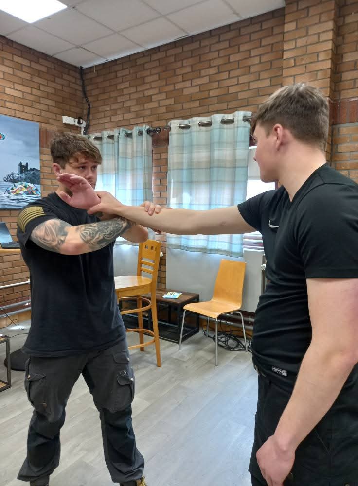 Close protection drills in session